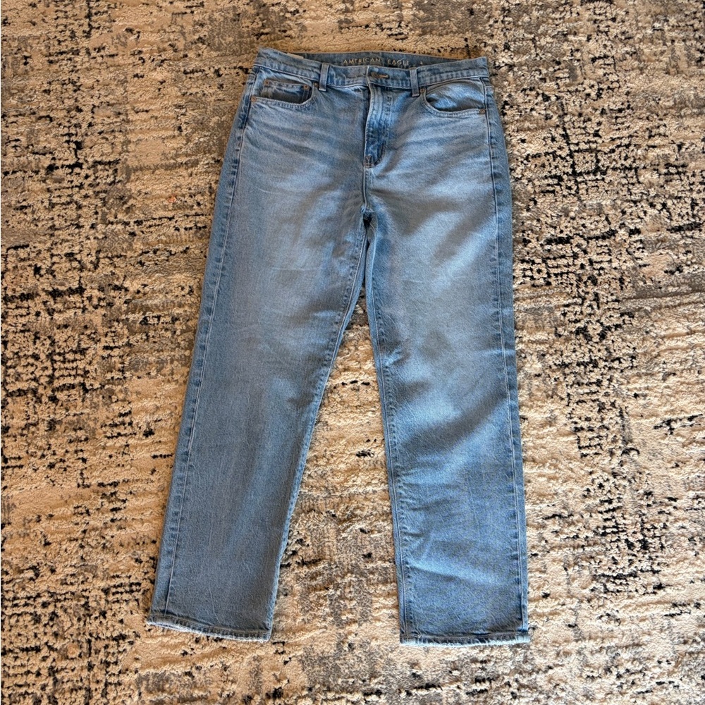 American Eagle Outfitters Women’s Light Blue Straight Jeans